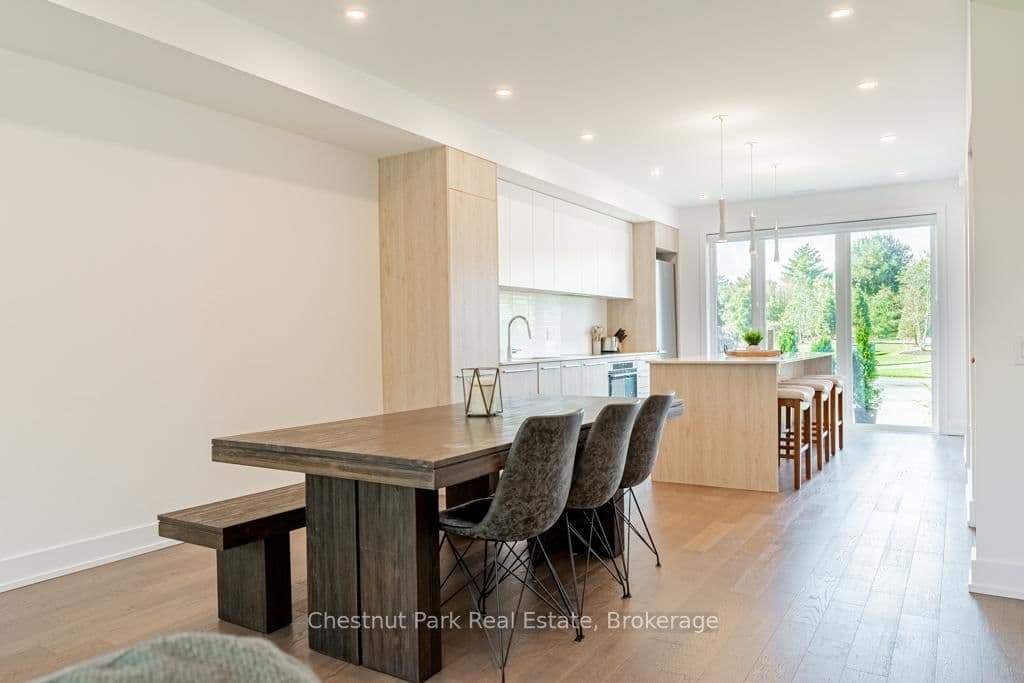 29 ROCKMOUNT Crescent - Image 4