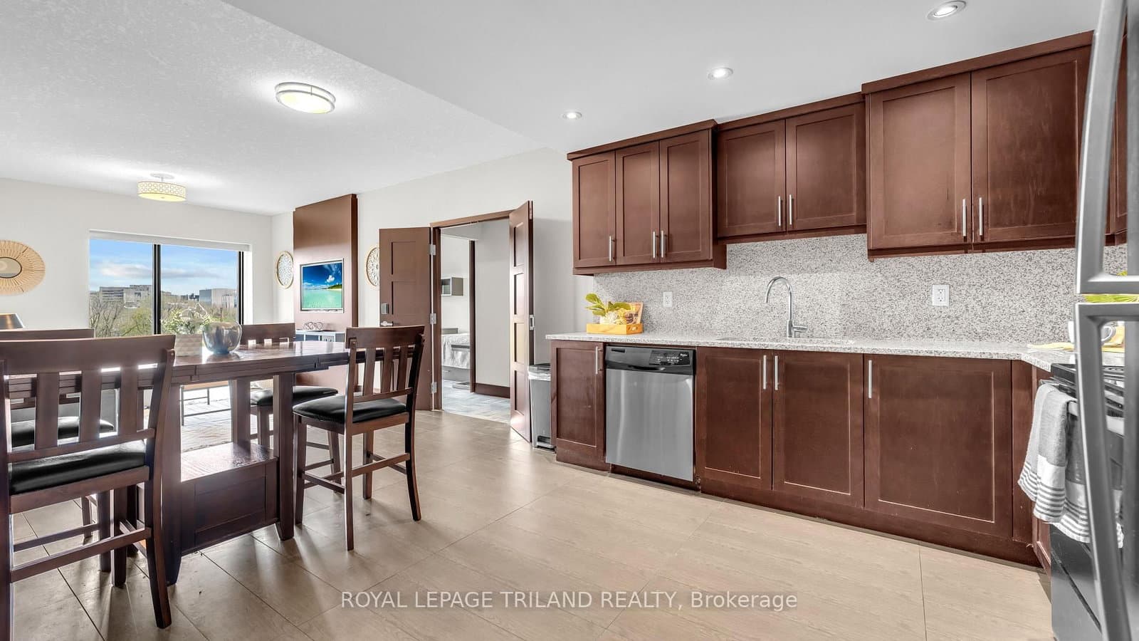 1235 Richmond Street, Unit 901 - Image 3