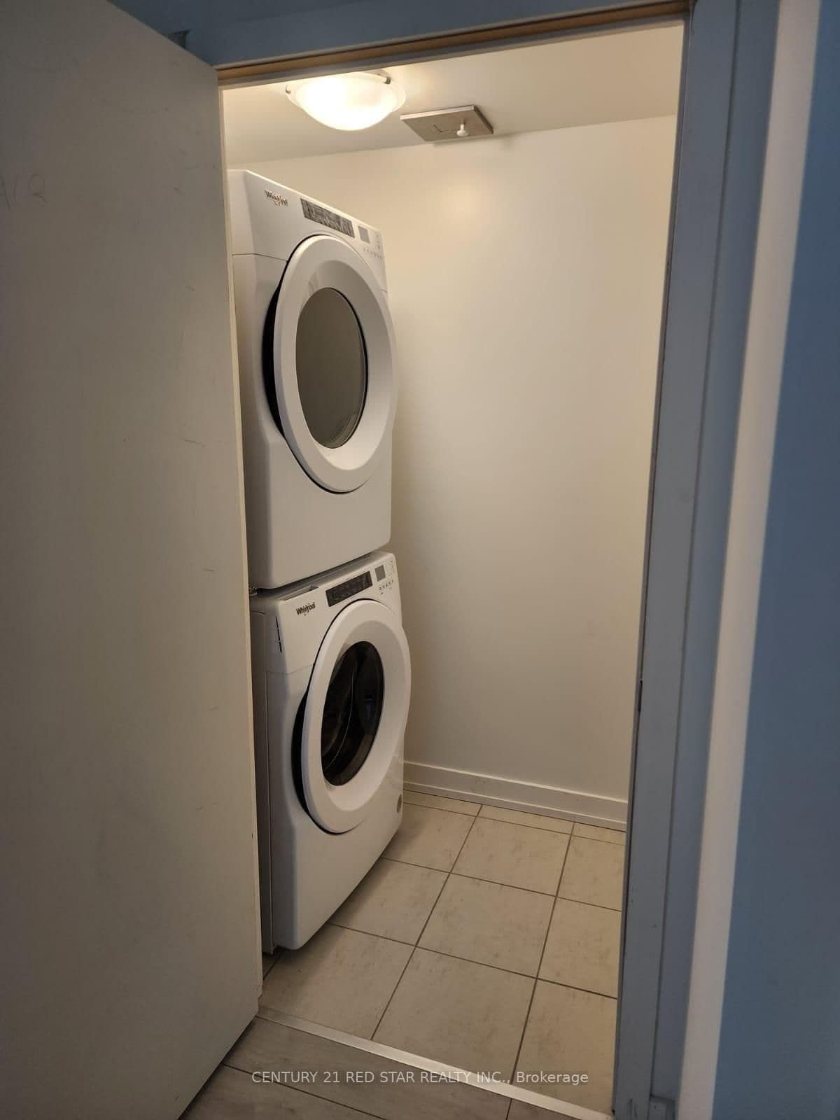 55 Duke Street W, Unit 601 - Image 4