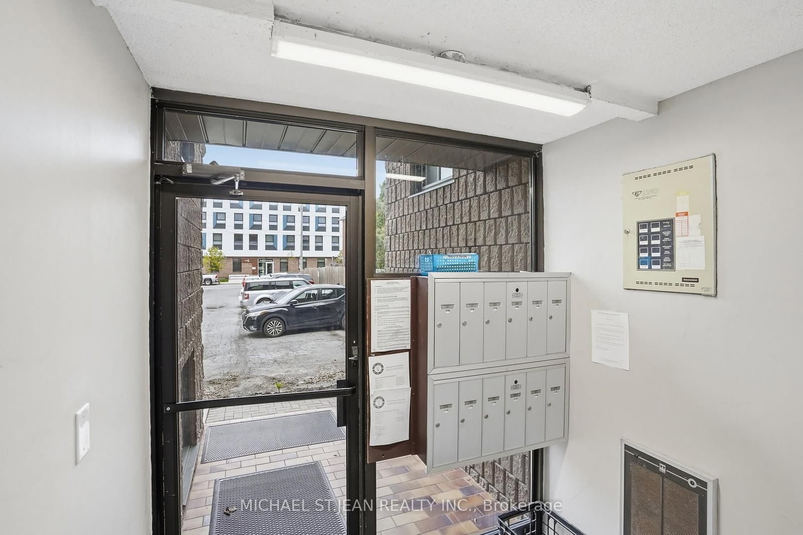 482 James Street N, Unit 104 - Image 4
