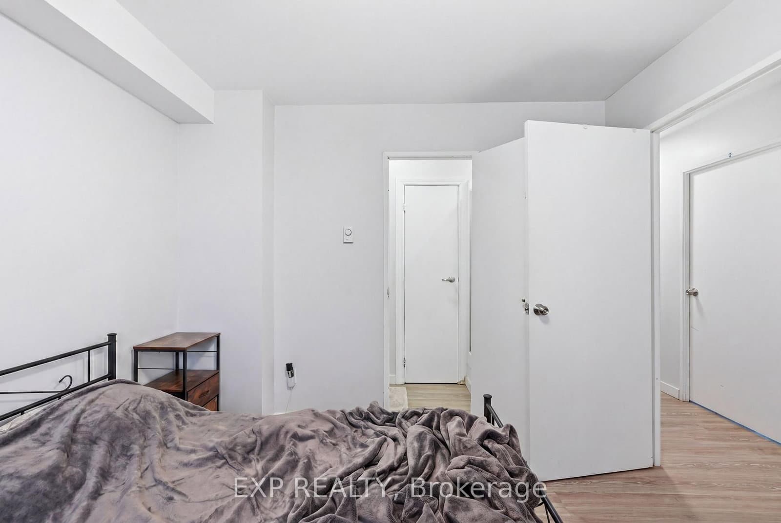 91 Westmount Road N, Unit 3 - Image 6
