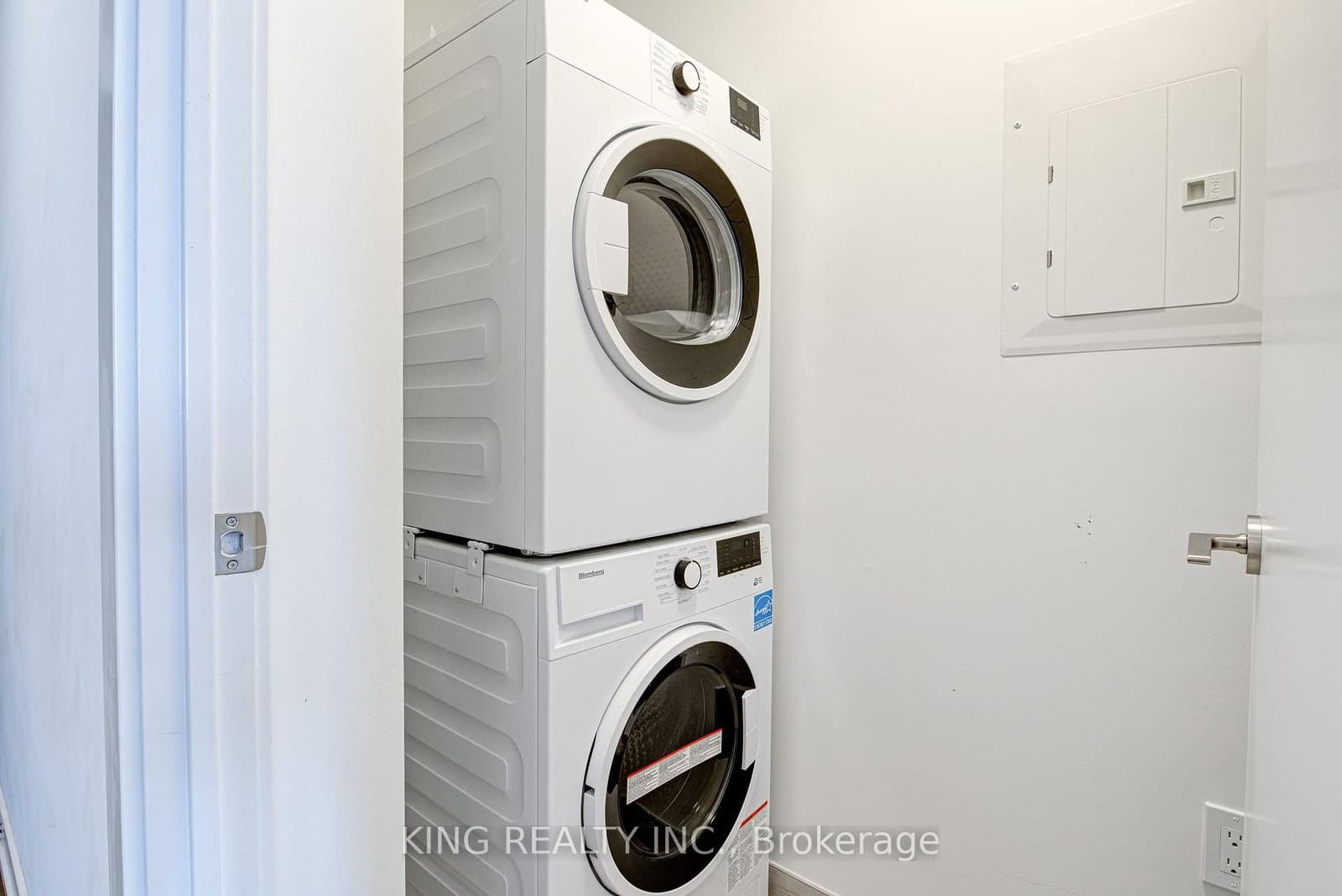 15 Wellington Street S, Unit 2905 - Image 3