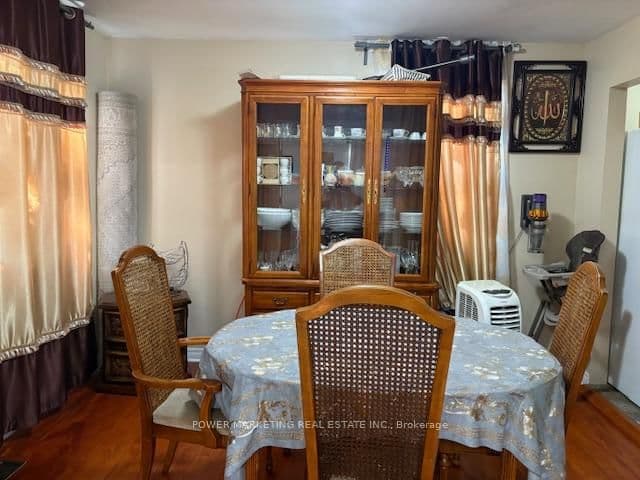803 Merivale Road - Image 3