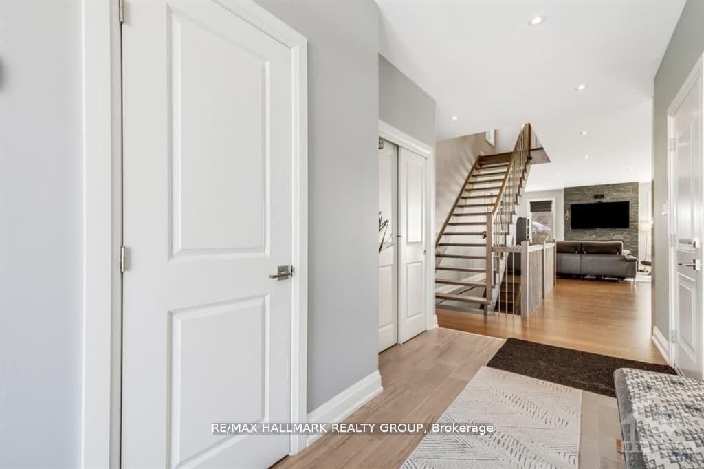 250 Richardson Avenue - Image 5