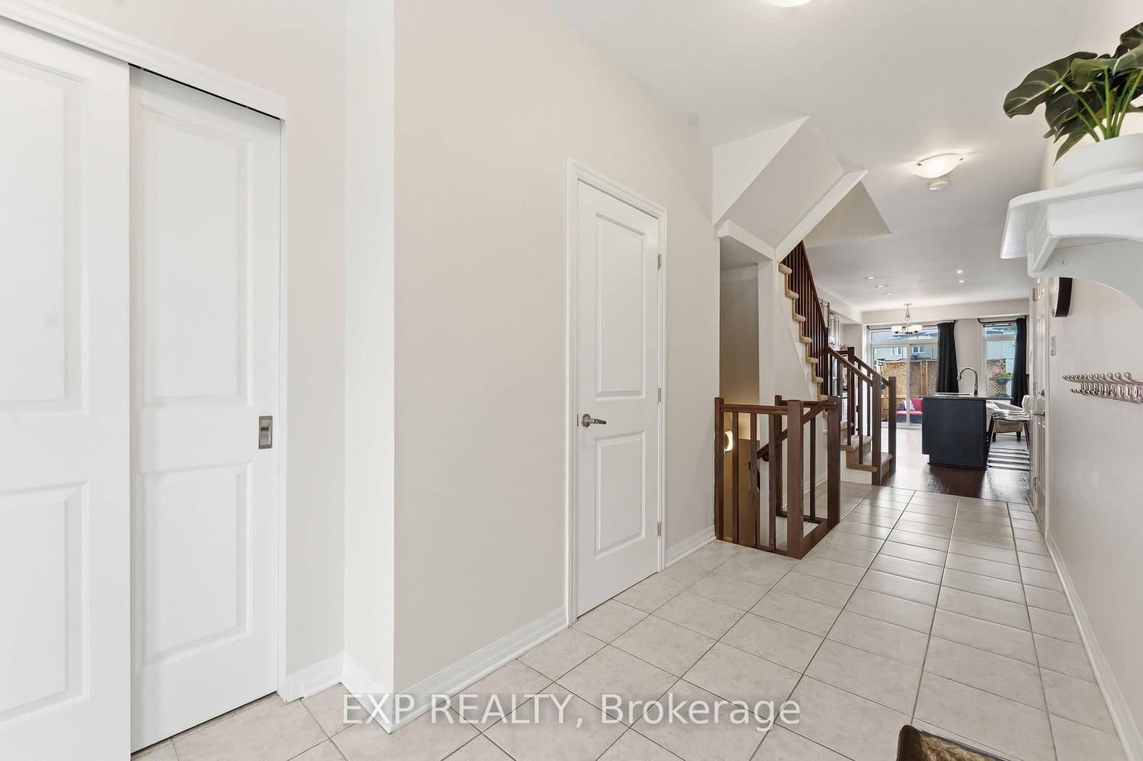 151 Hawkshaw Crescent - Image 4