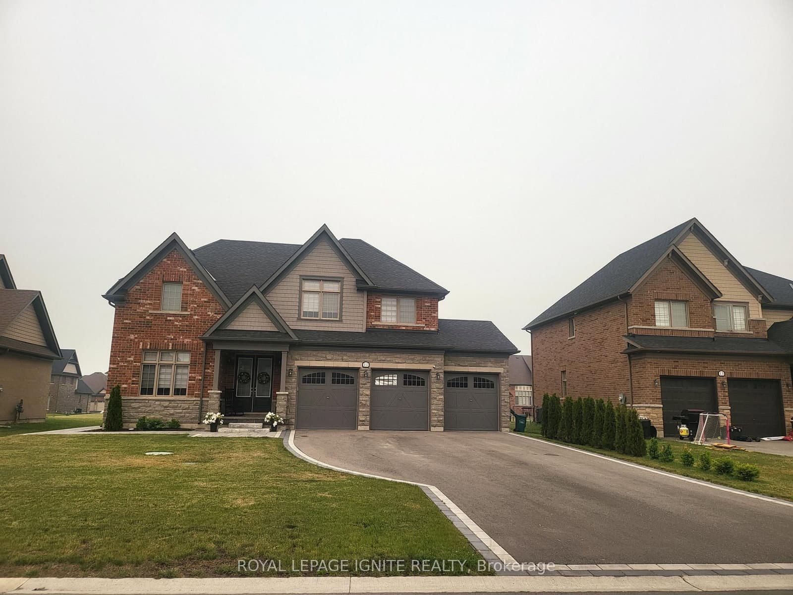 11 Monarch Road - Image 1