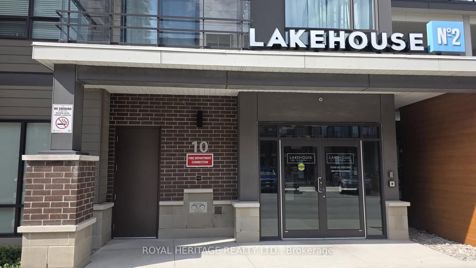 #513 - 10 Esplanade Lane