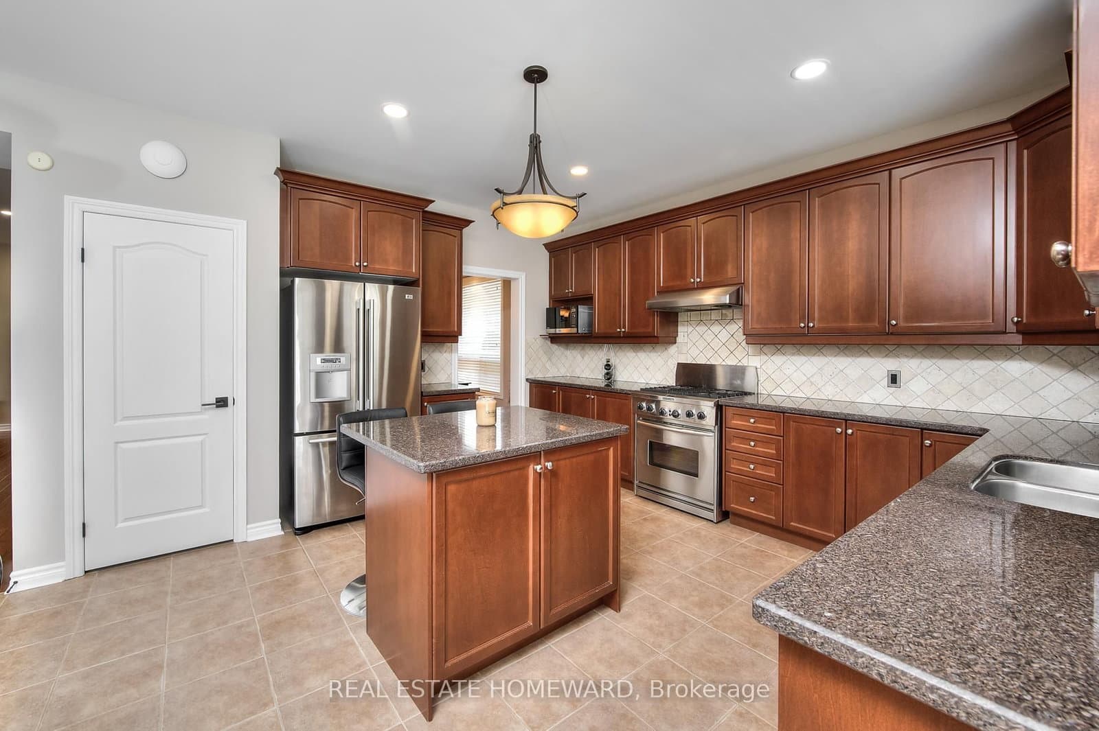 225 Ridgemere Court - Image 6