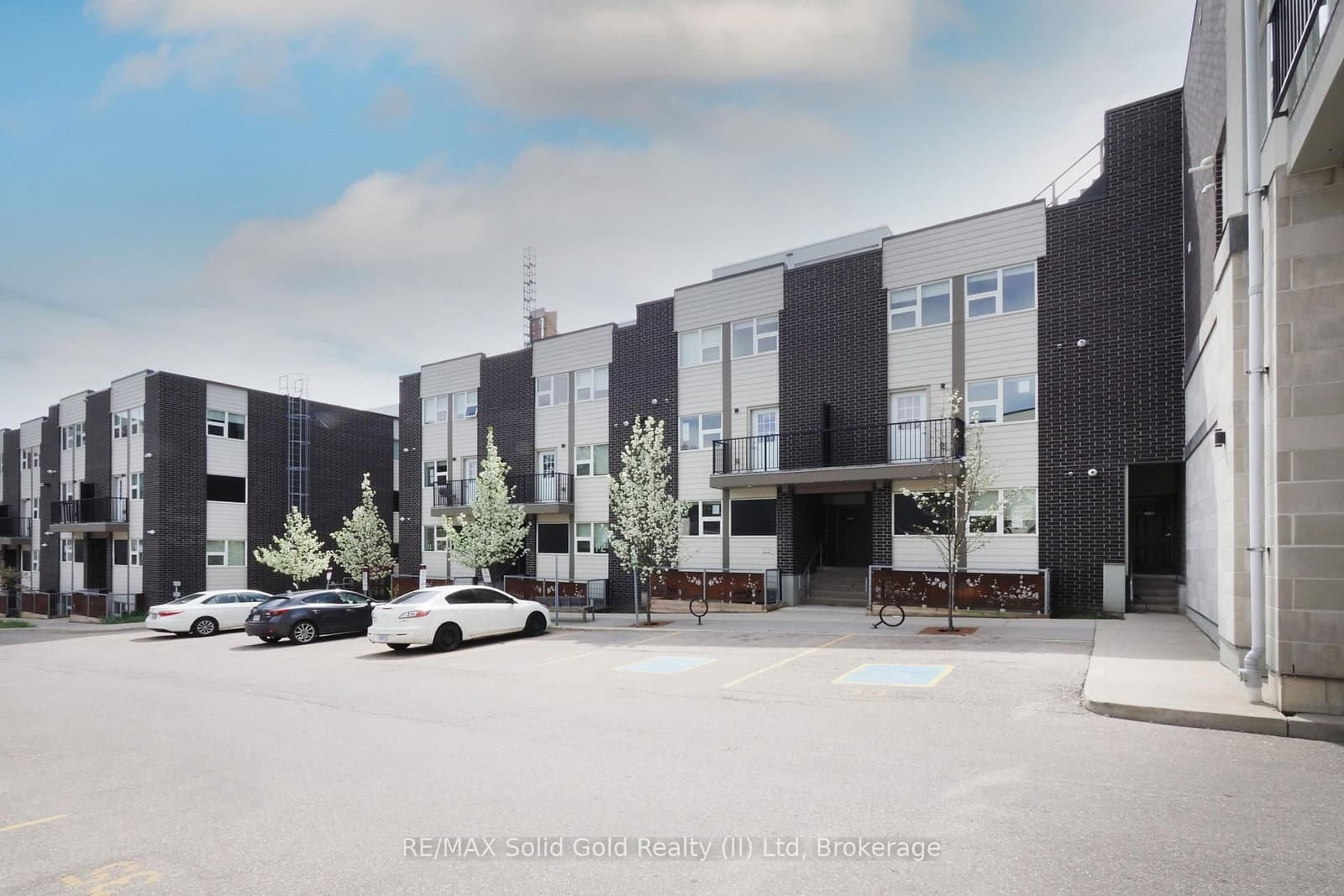 288 Albert Street, Unit 208 - Image 4