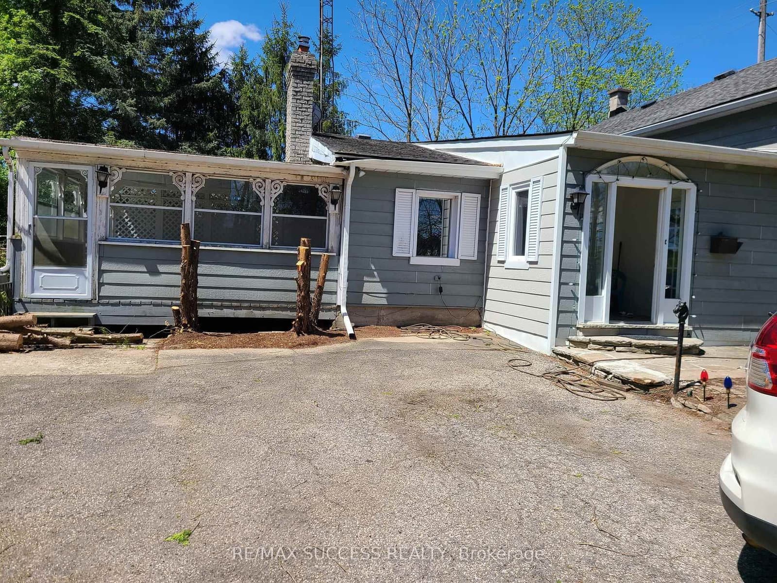 687 New Dundee Road - Image 3