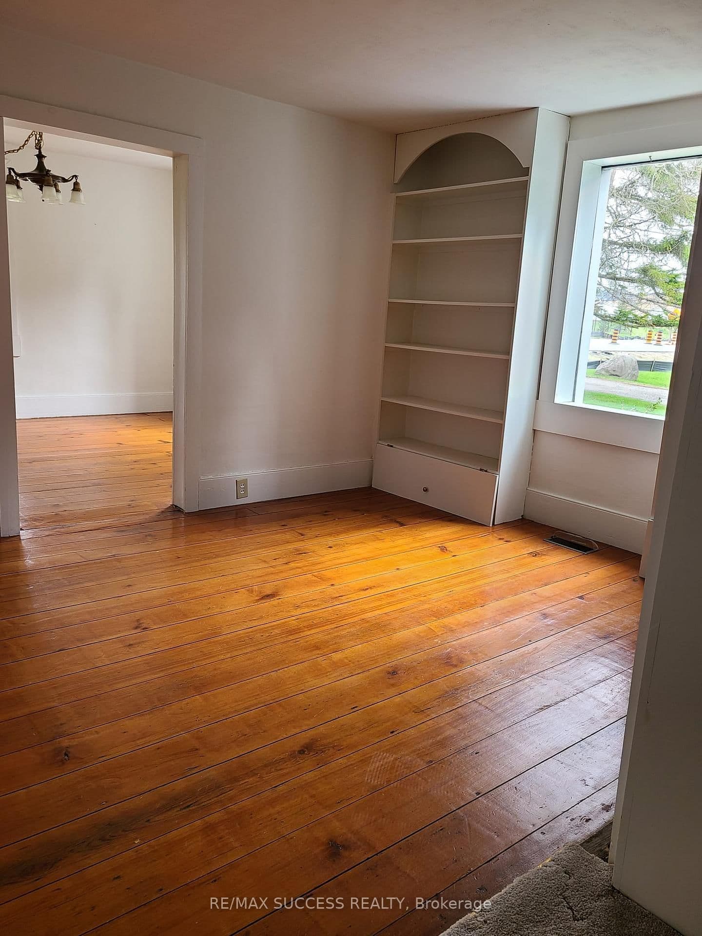 687 New Dundee Road - Image 6