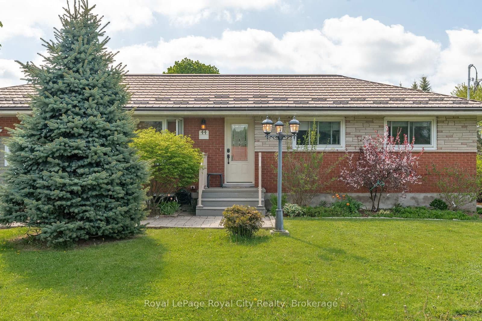 44 Ridgeway Avenue - Image 4