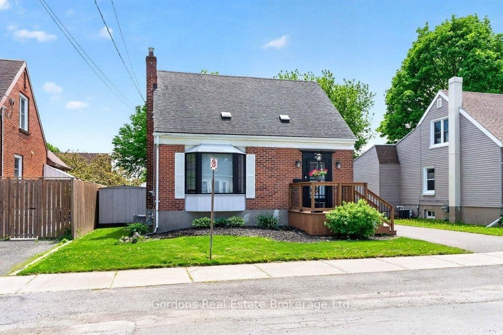 21 Wellington Crescent - Image 4