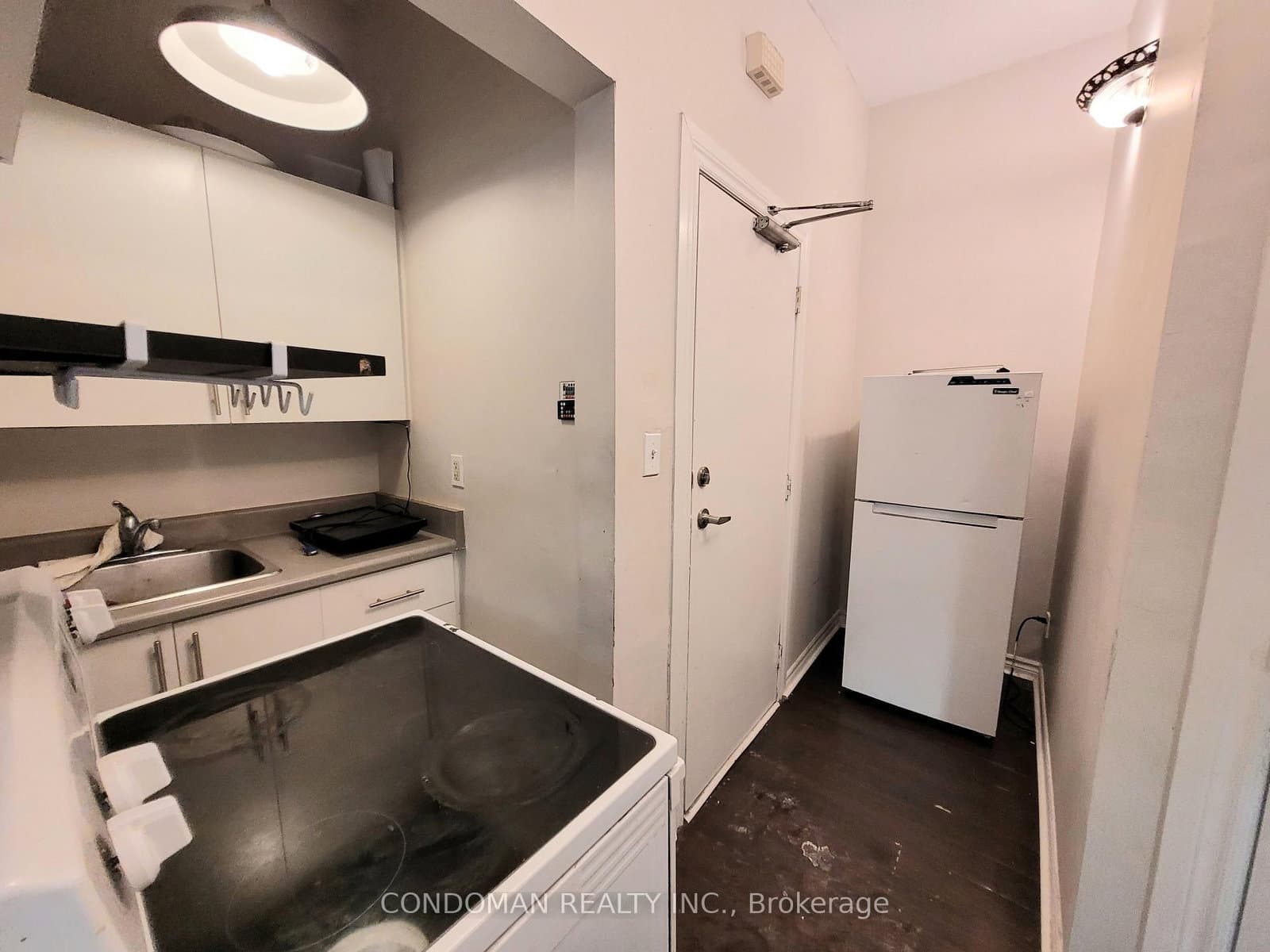135 John Street S, Unit 4 - Image 4