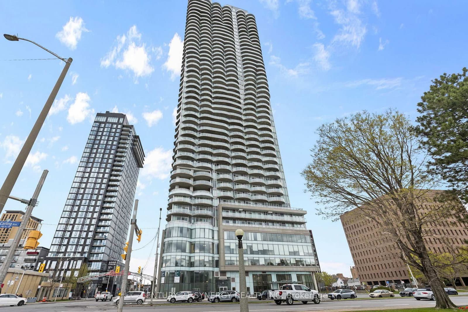 #506 - 805 Carling Avenue