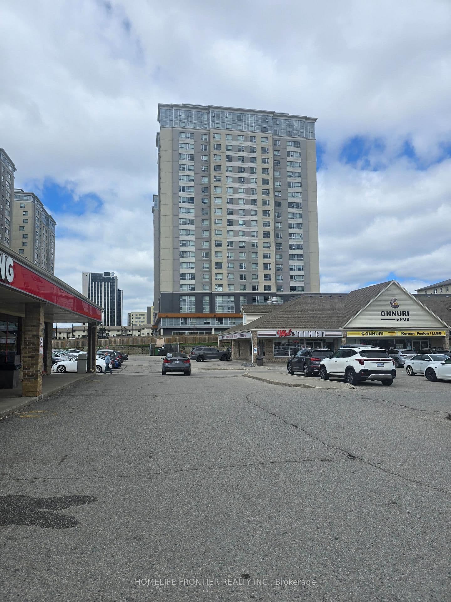 140 University Avenue W, Unit 6B - Image 4