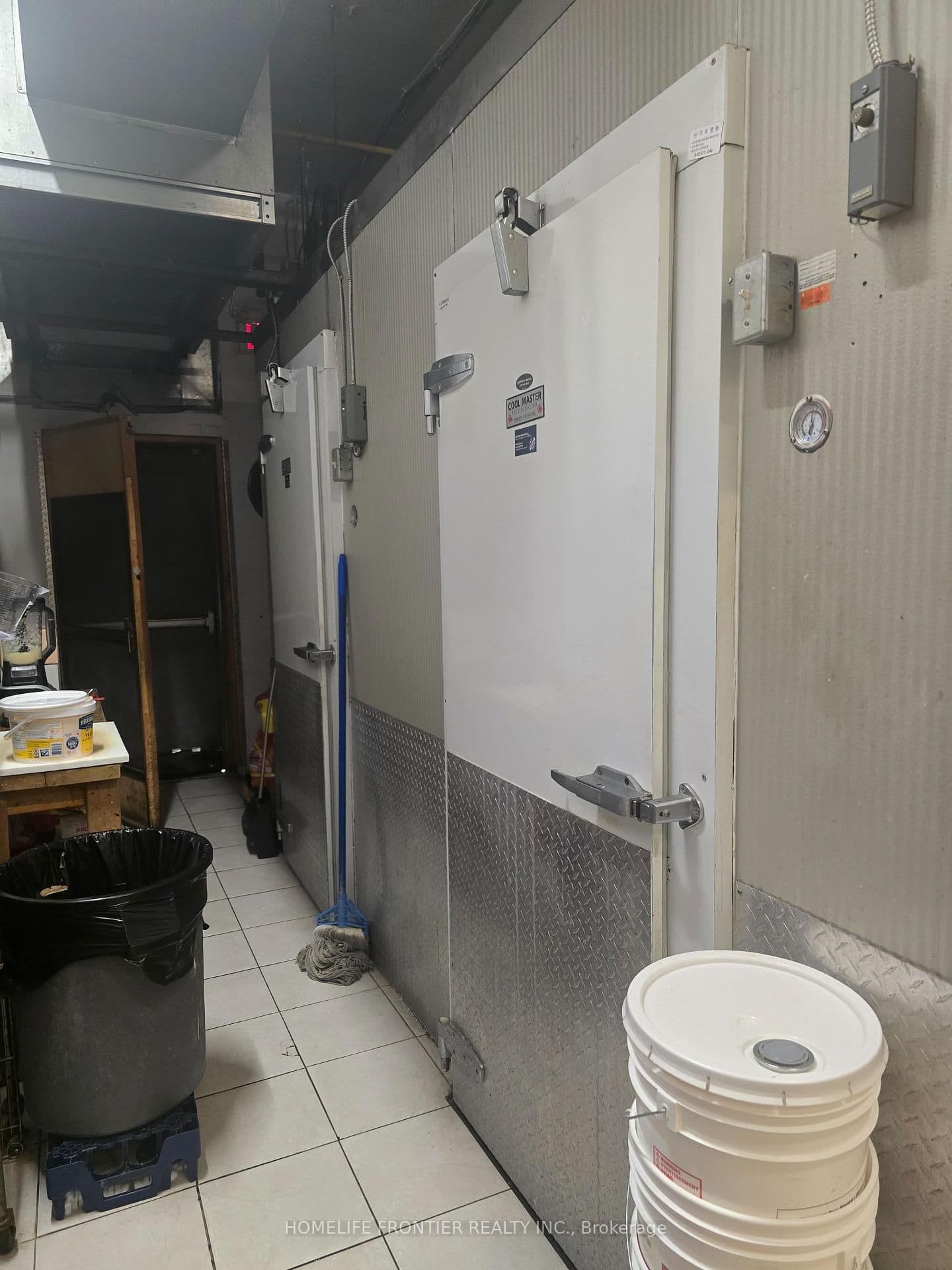 140 University Avenue W, Unit 6B - Image 6