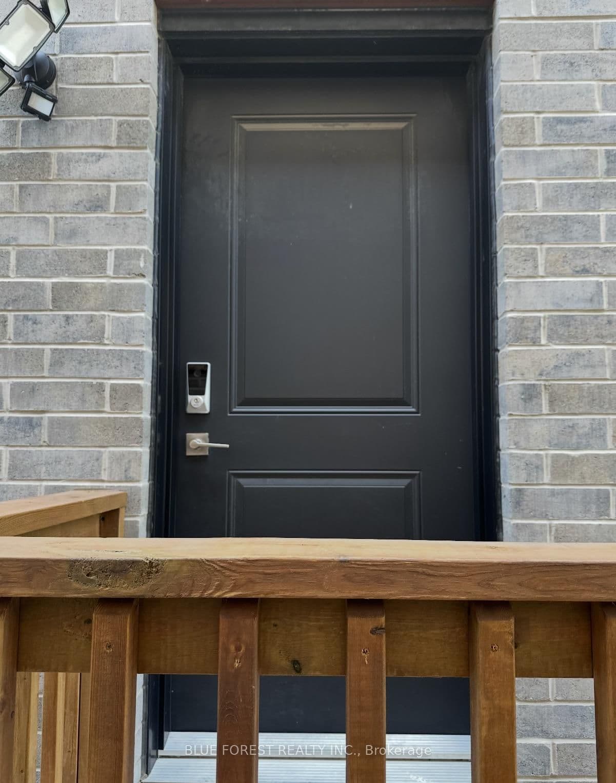 1458 Wright Crescent - Image 4