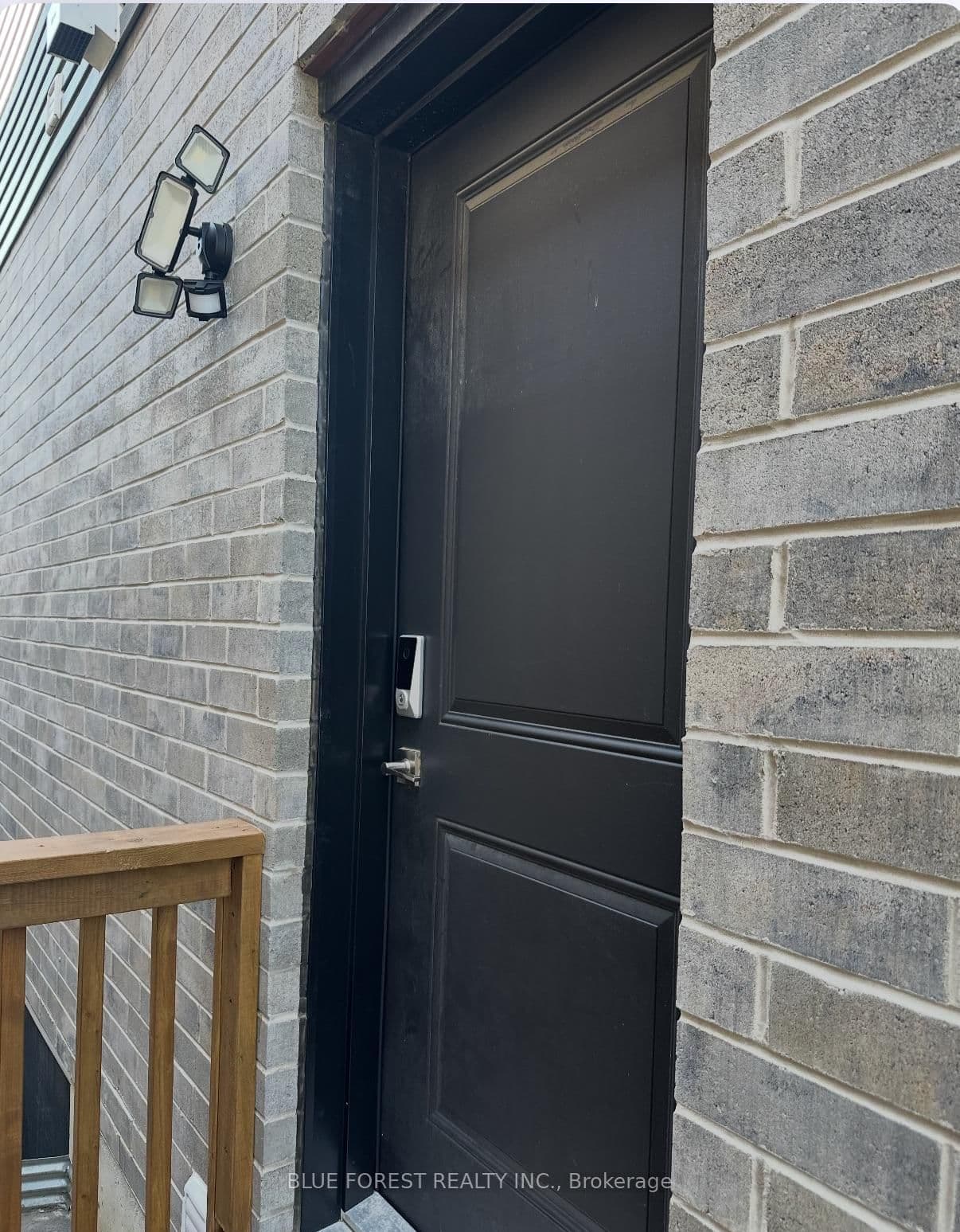 1458 Wright Crescent - Image 5