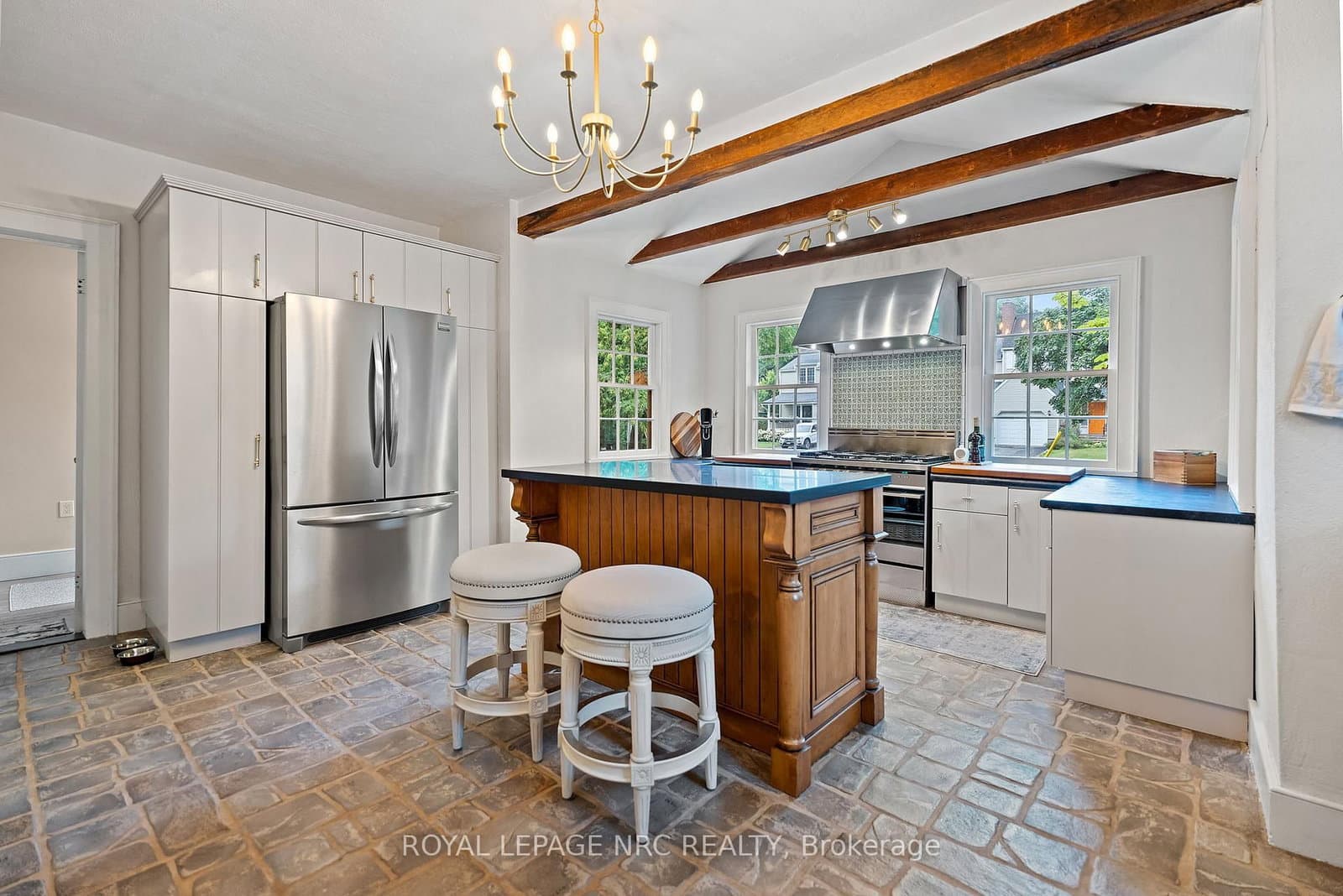 307 Mississagua Street - Image 4