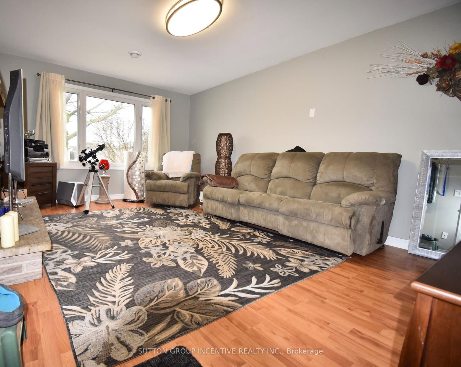 5 Lanark Crescent - Image 6