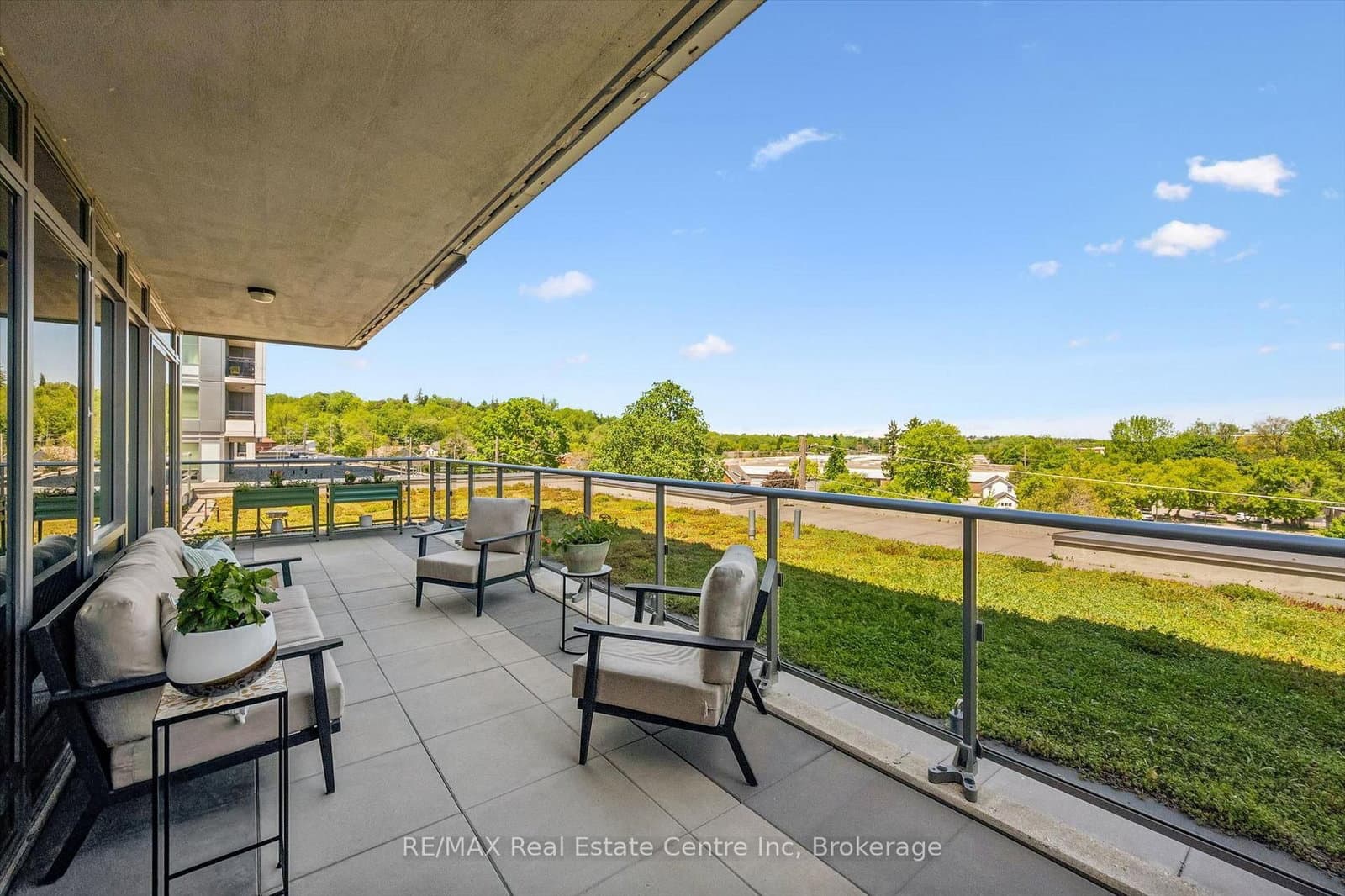 73 Arthur Street S, Unit 402 - Image 4