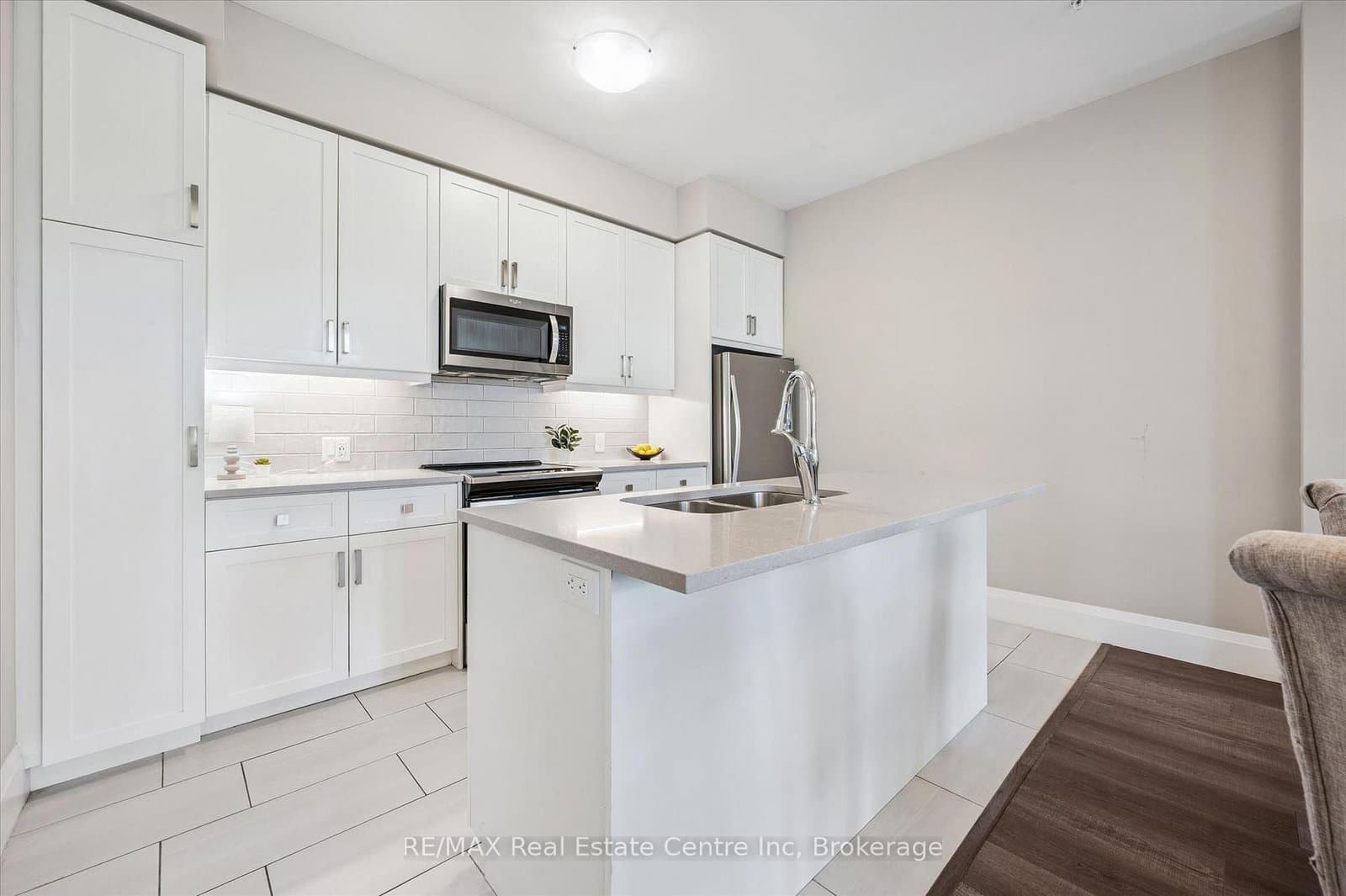 73 ARTHUR Street S, Unit 103 - Image 4