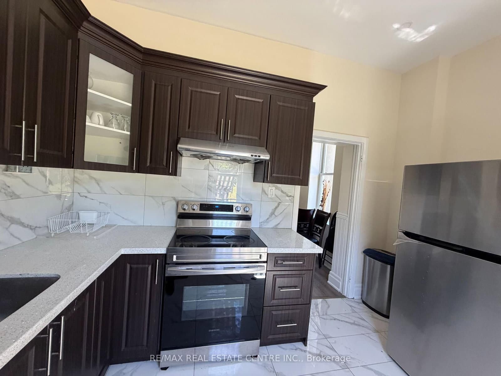8 Brock Street - Image 3