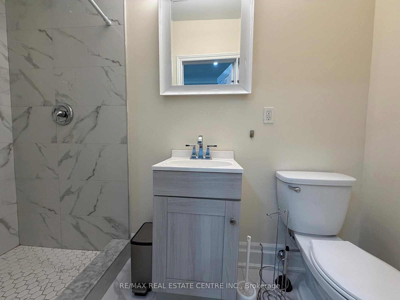 8 Brock Street - Image 6