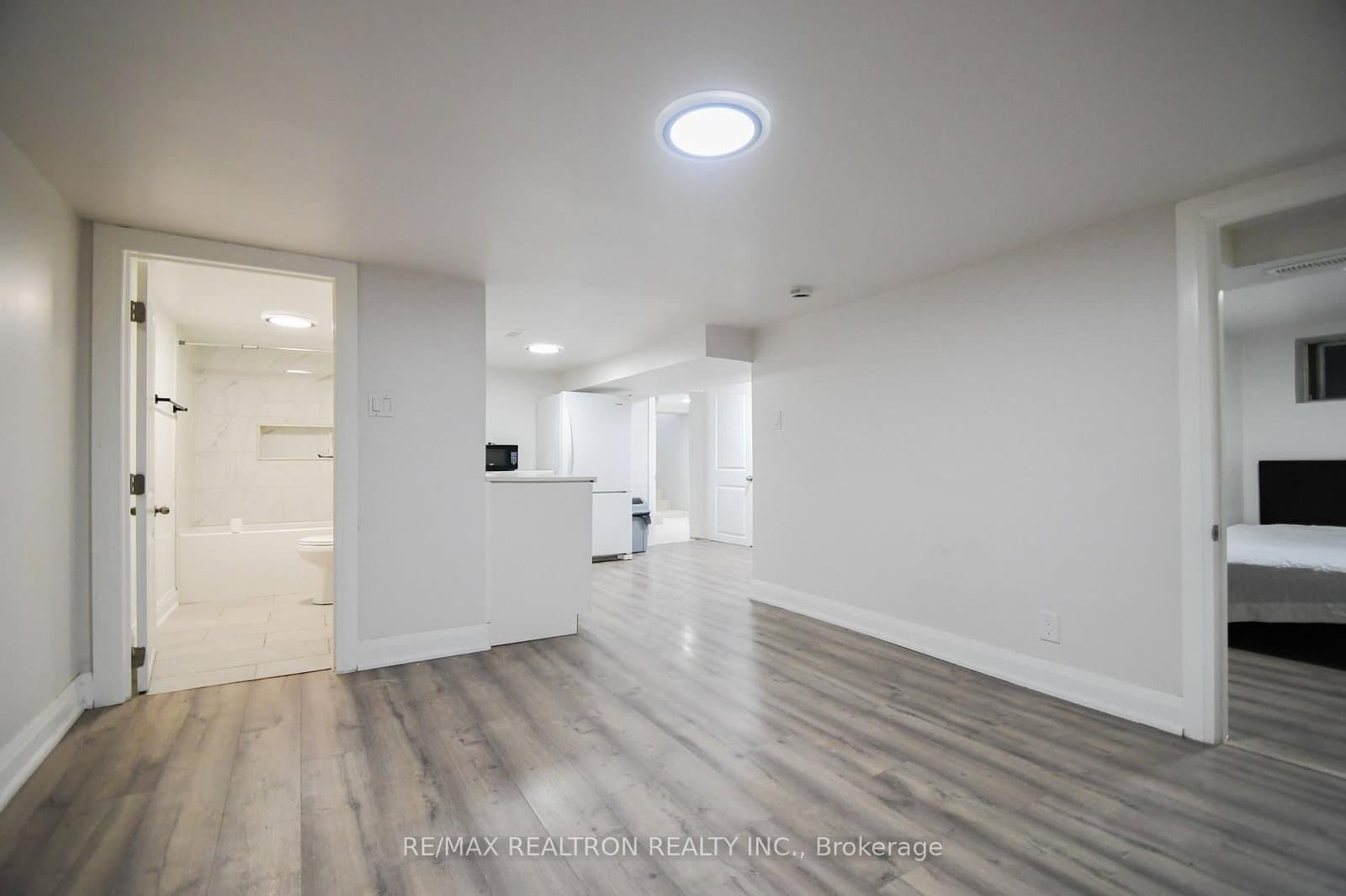 110 E Mintern Avenue - Image 6