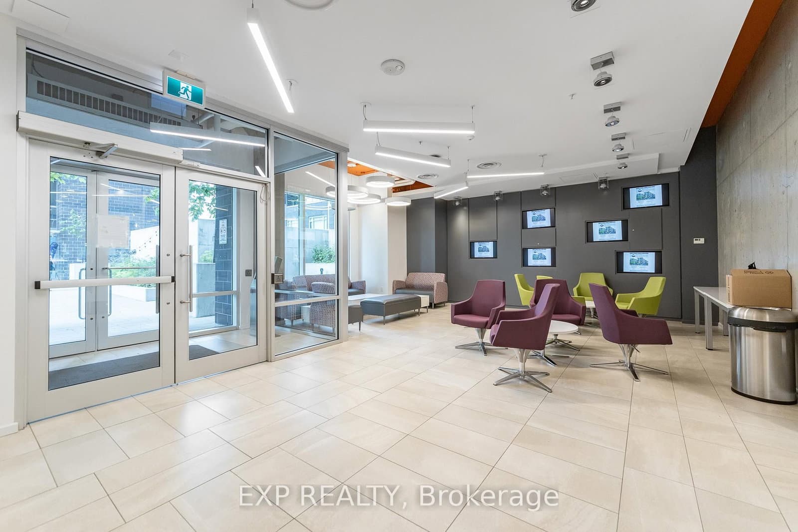 105 Champagne Avenue N, Unit 2709 - Image 3