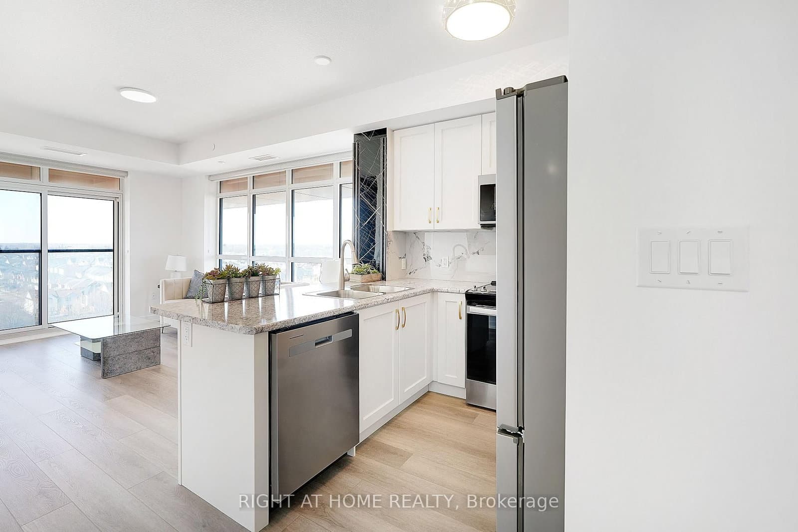 460 Dundas Street E, Unit 905 - Image 6