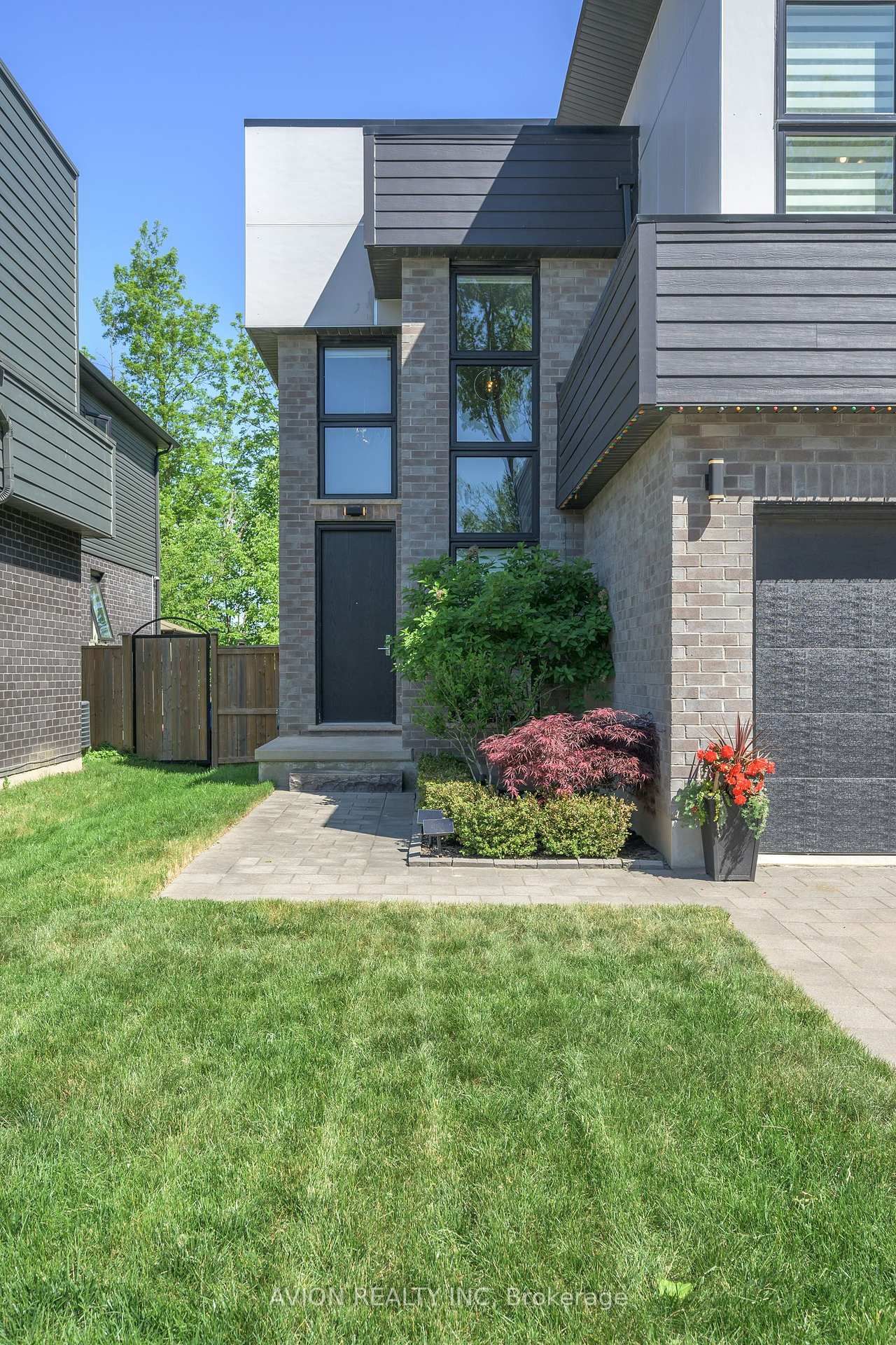 364 Sophia Crescent - Image 4