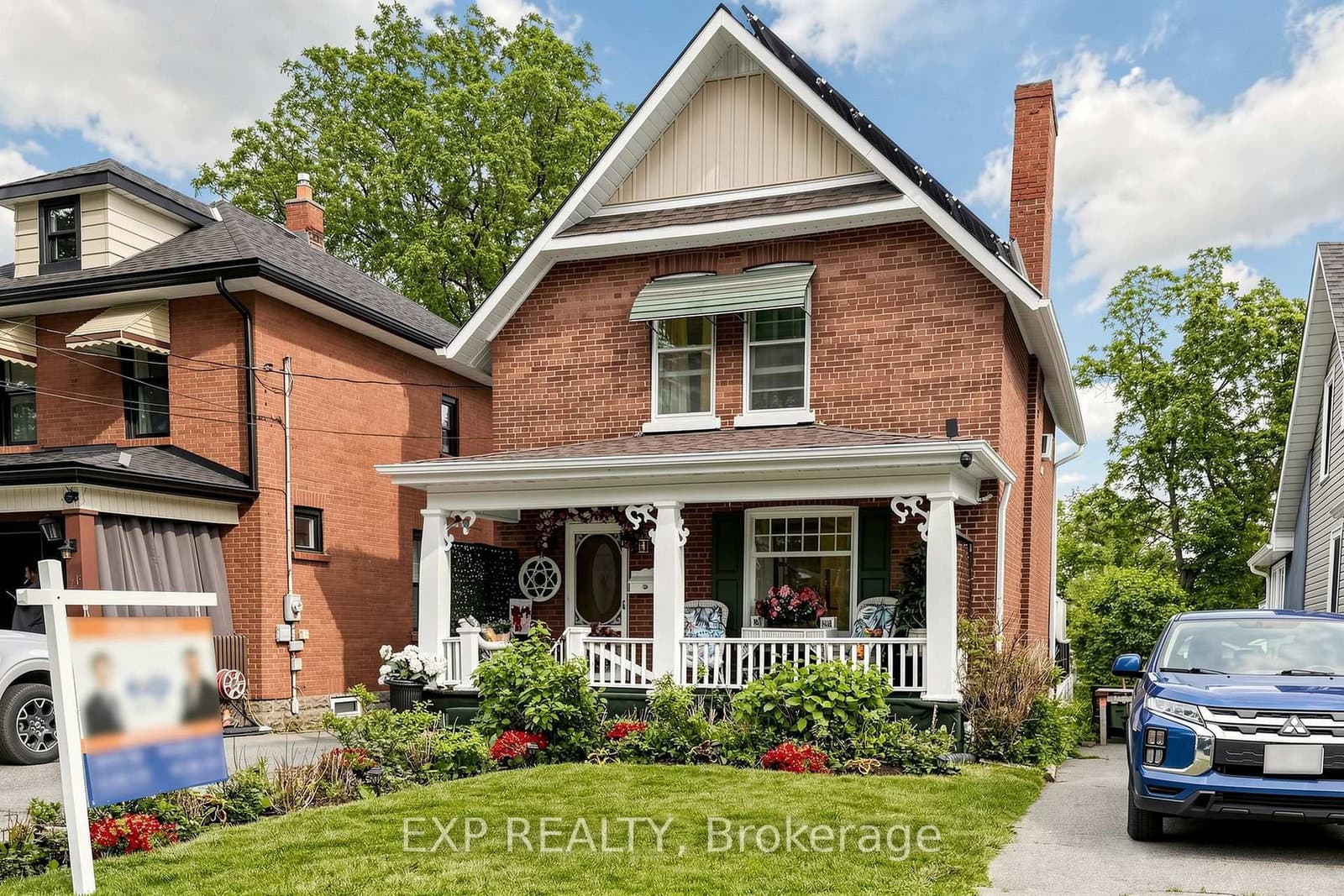 28 Simcoe Street - Image 3