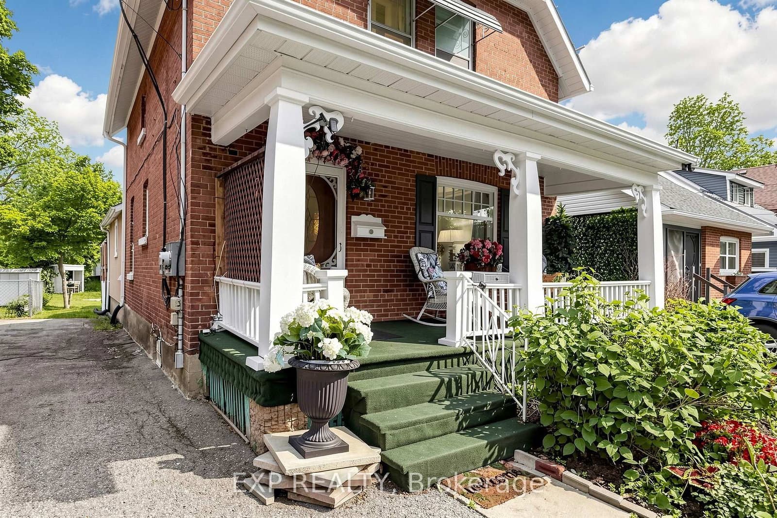 28 Simcoe Street - Image 4