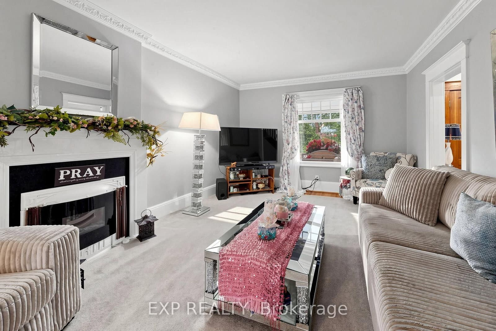 28 Simcoe Street - Image 6
