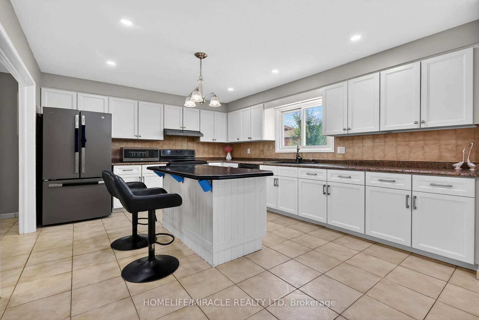 34 Capri Crescent - Image 6