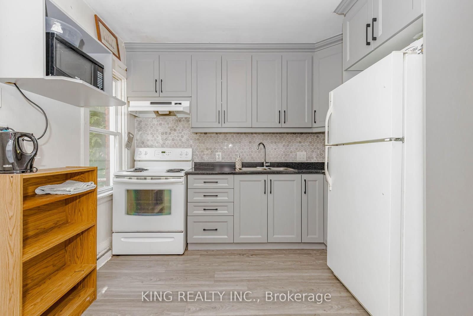 1177 King Street W - Image 5