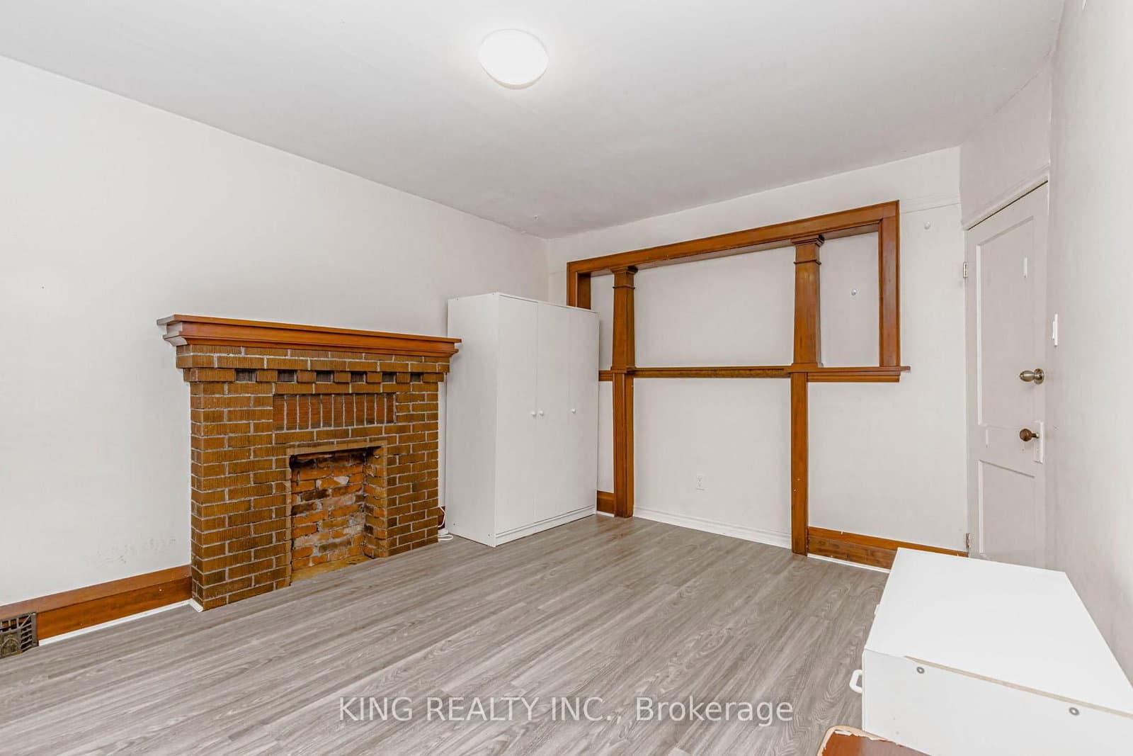 1177 King Street W - Image 6