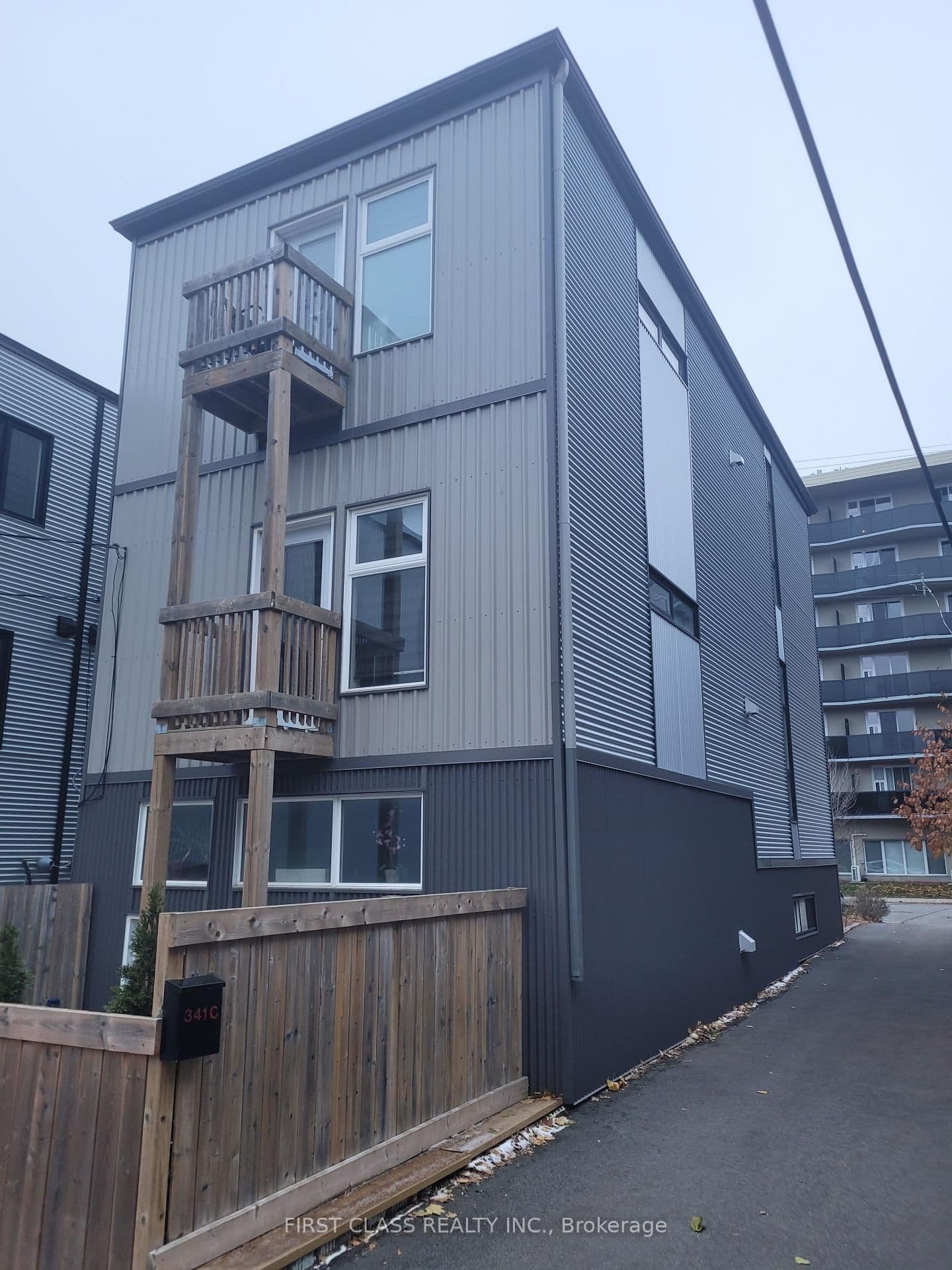 341 Cambridge Street N - Image 2