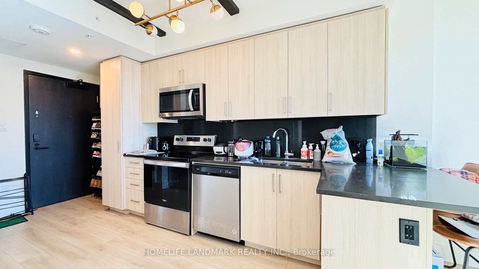 145 Columbia Street W, Unit 1536