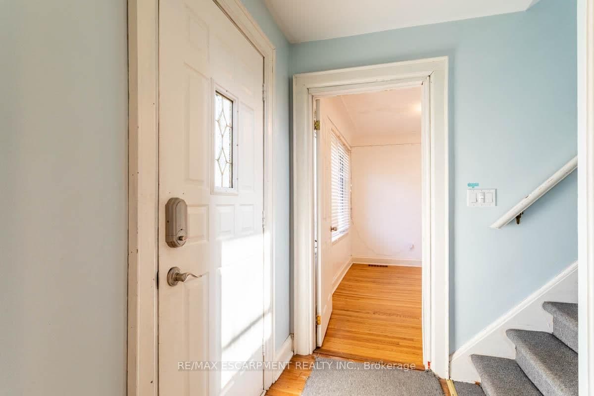 17 Thorndale Street N - Image 6