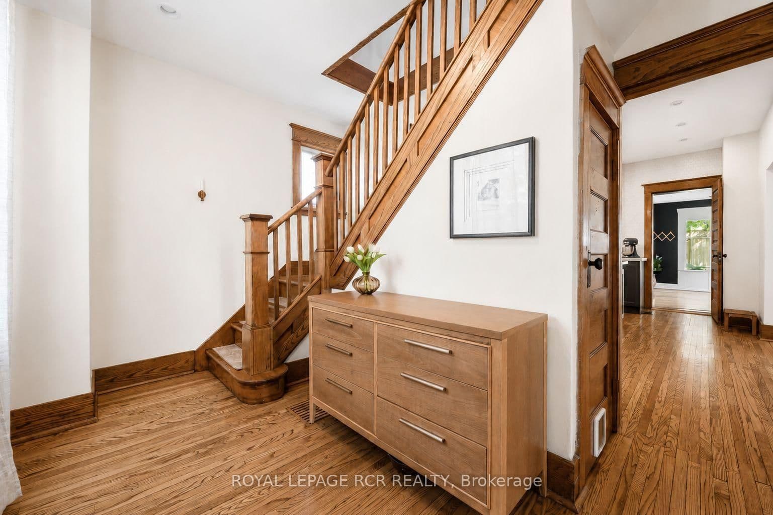 146 Main Street W - Image 5