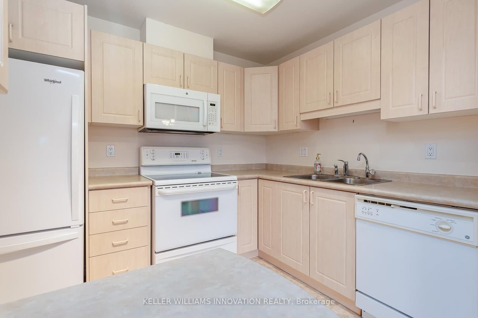 20 ST GEORGE Street, Unit 508 - Image 4