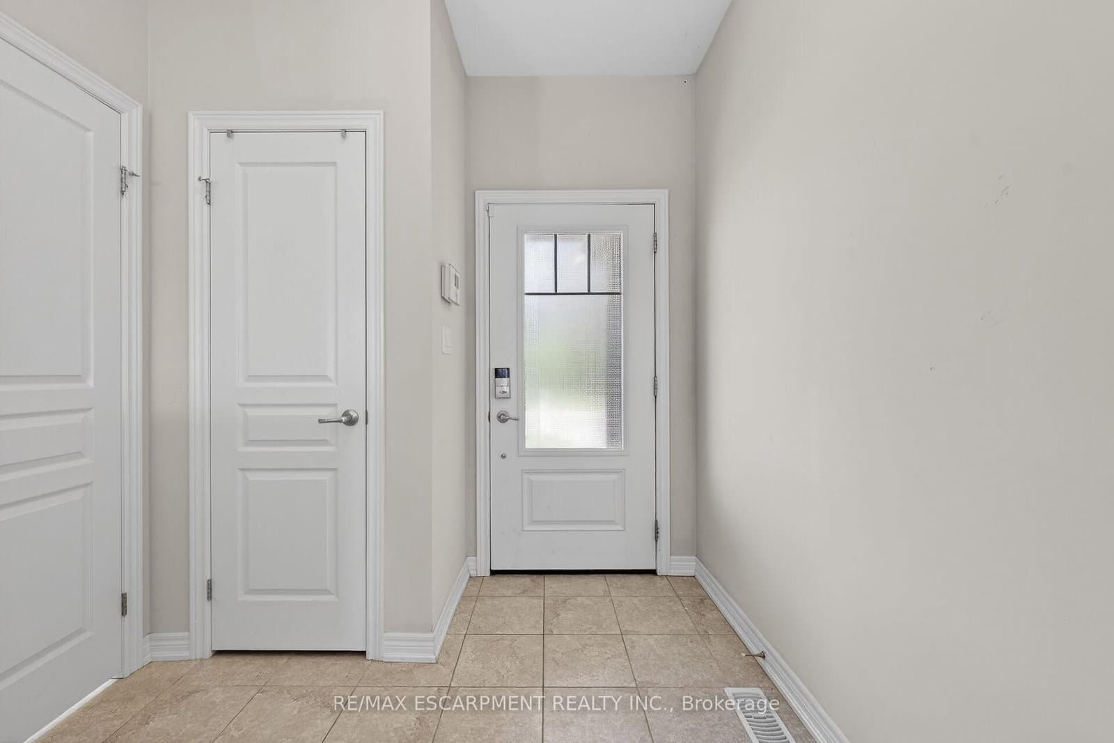 9 Winterberry Boulevard - Image 3