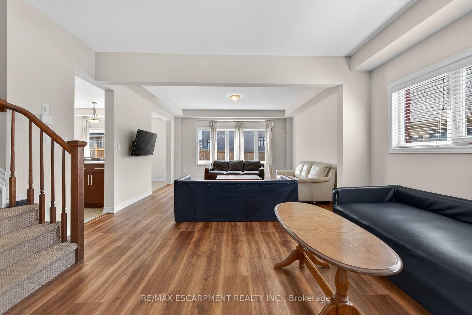 9 Winterberry Boulevard - Image 4