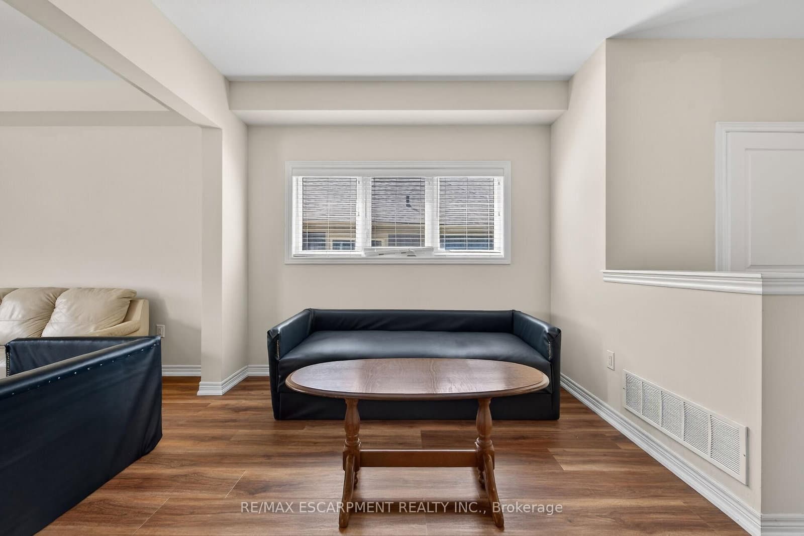 9 Winterberry Boulevard - Image 5