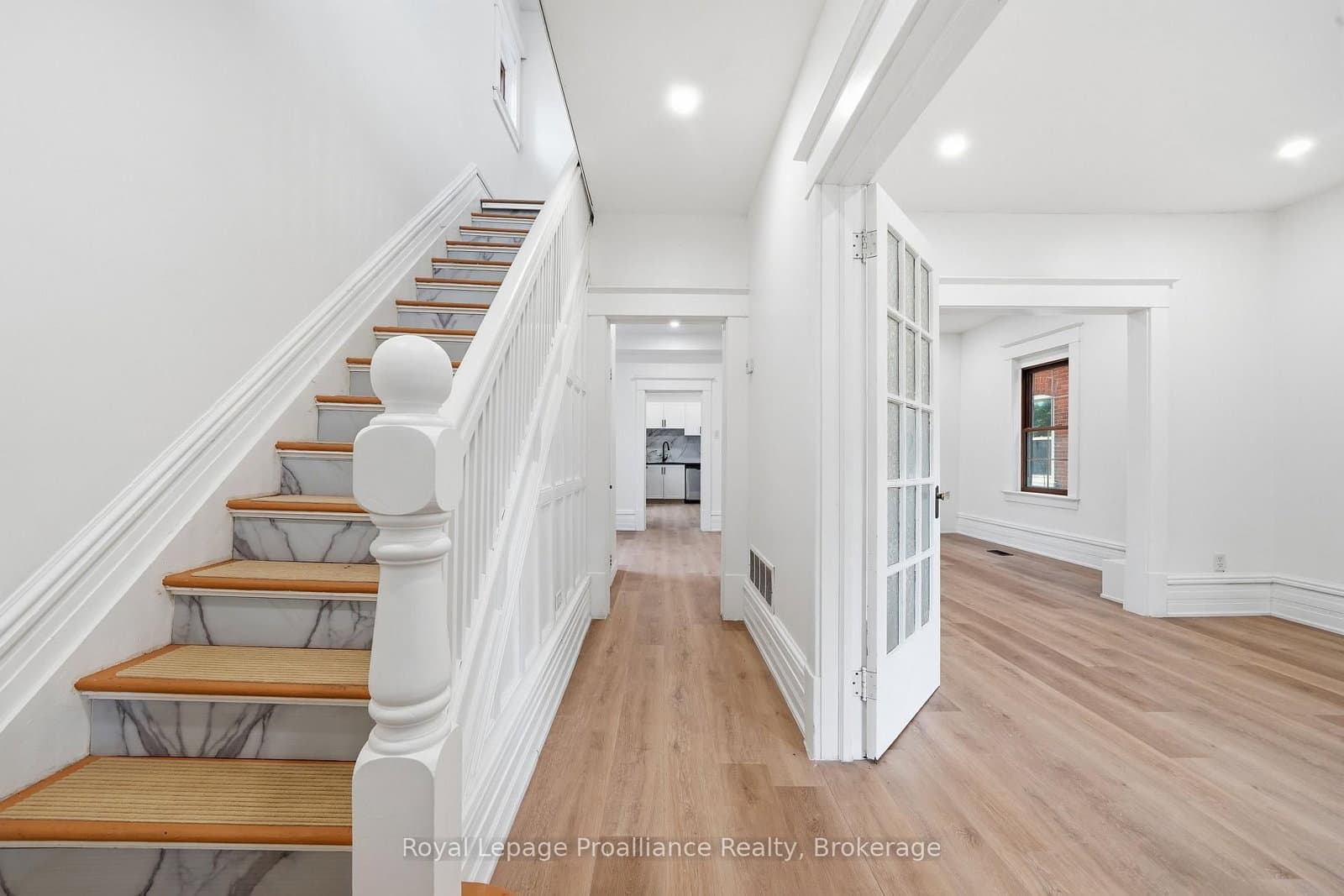 79 Bridge Street W - Image 4