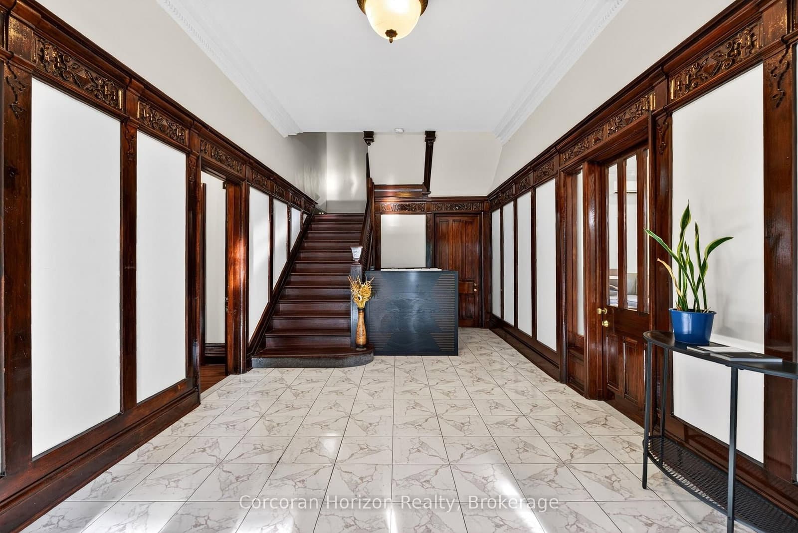 183 James Street S - Image 5