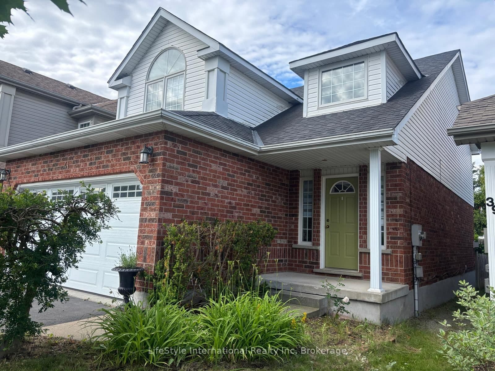 41 CAMM Crescent - Image 2